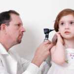 Tapones de cera en los oídos (cerumen)