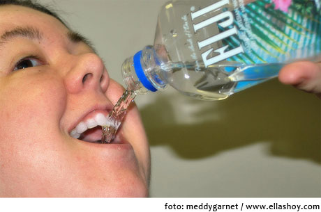 tomar agua para prevenir cáncer de vejiga